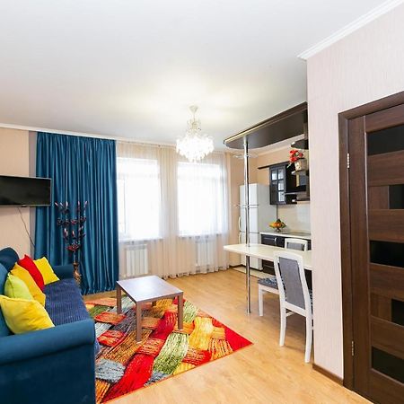 В Promenade Expo Квартира С Романтическим Видом Astana Exteriör bild